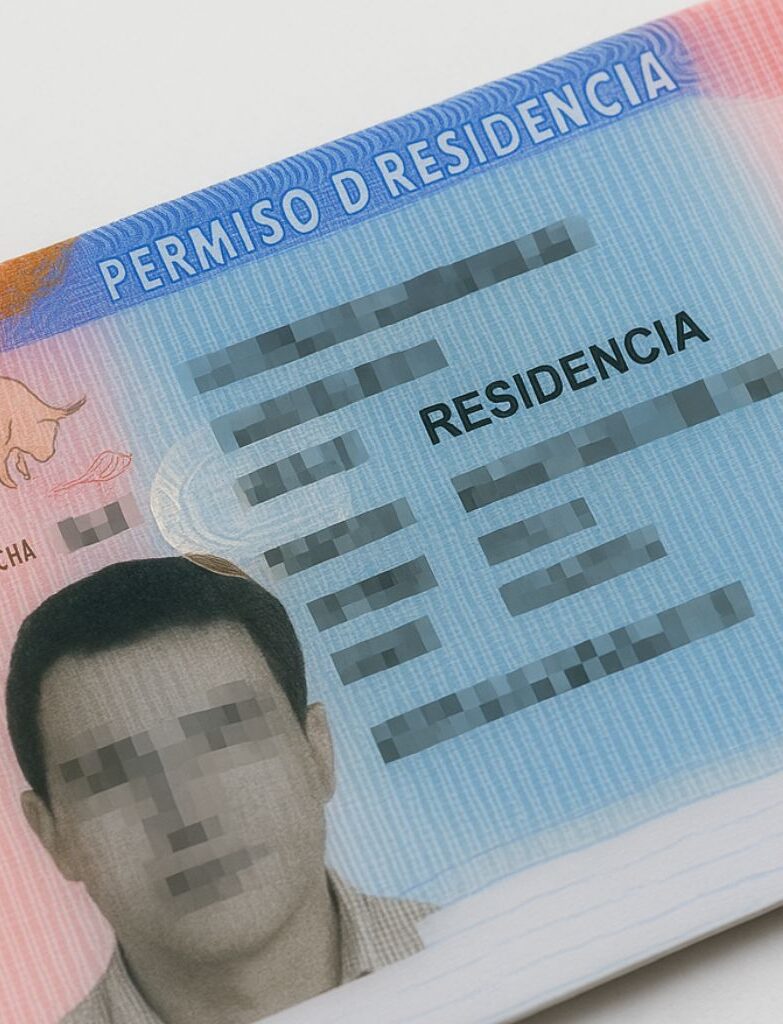 Abogados de extranjería te explican la nueva ley de extranjería 2025 en España - prolegalis.com